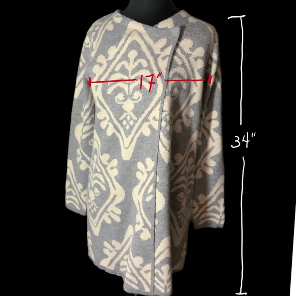 Wear 2 ways. Soft angora-like soft long tunic sweater, wear open or closed S - Picture 12 of 12